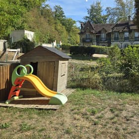 Le jardin clos et ses jeux